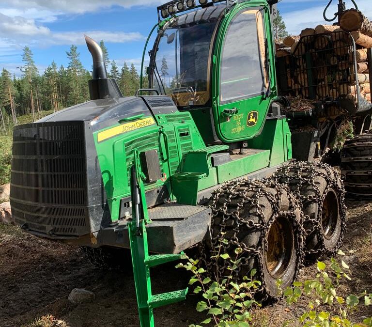 Forwarder John Deere 1110 G