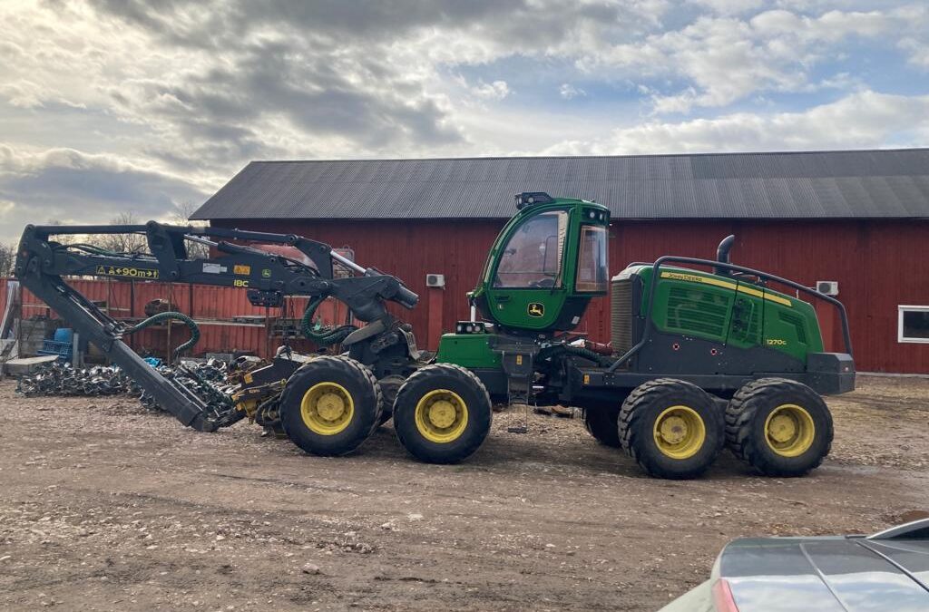 Harvester John Deere 1270 G 8W