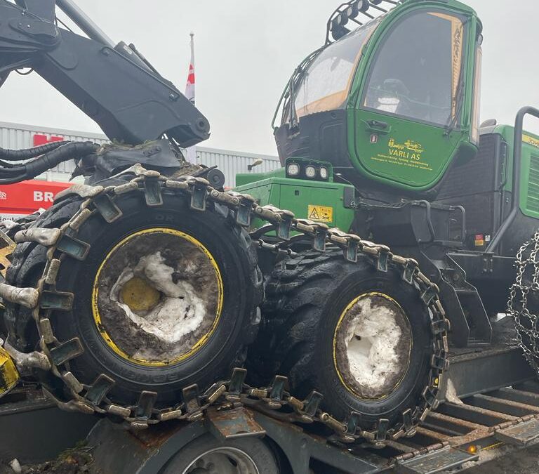 Harvester John Deere 1170 E