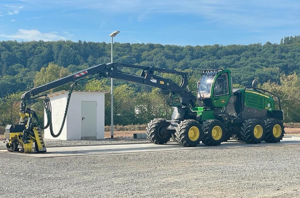 Harvester John Deere 1270 G 8W