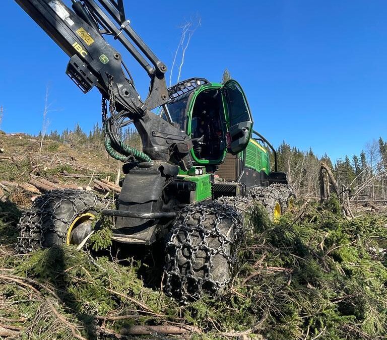 Harvester John Deere 1270 G 8W