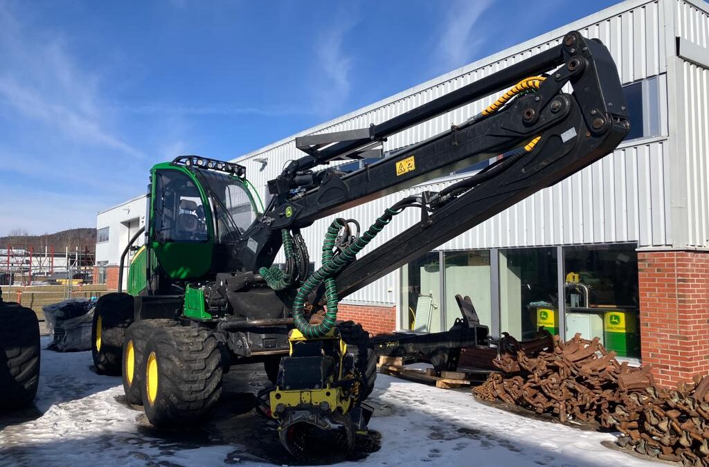 Harvester John Deere 1070 E