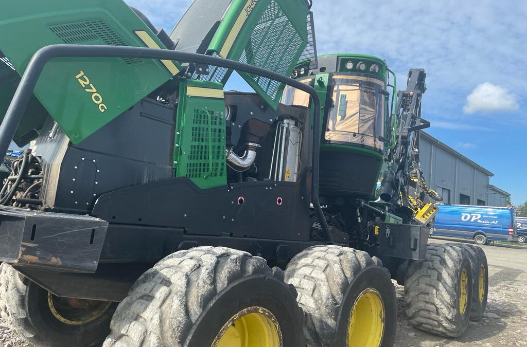 Harvester John Deere 1270 G 8W