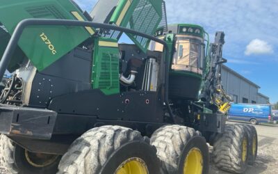 Harvester John Deere 1270 G 8W