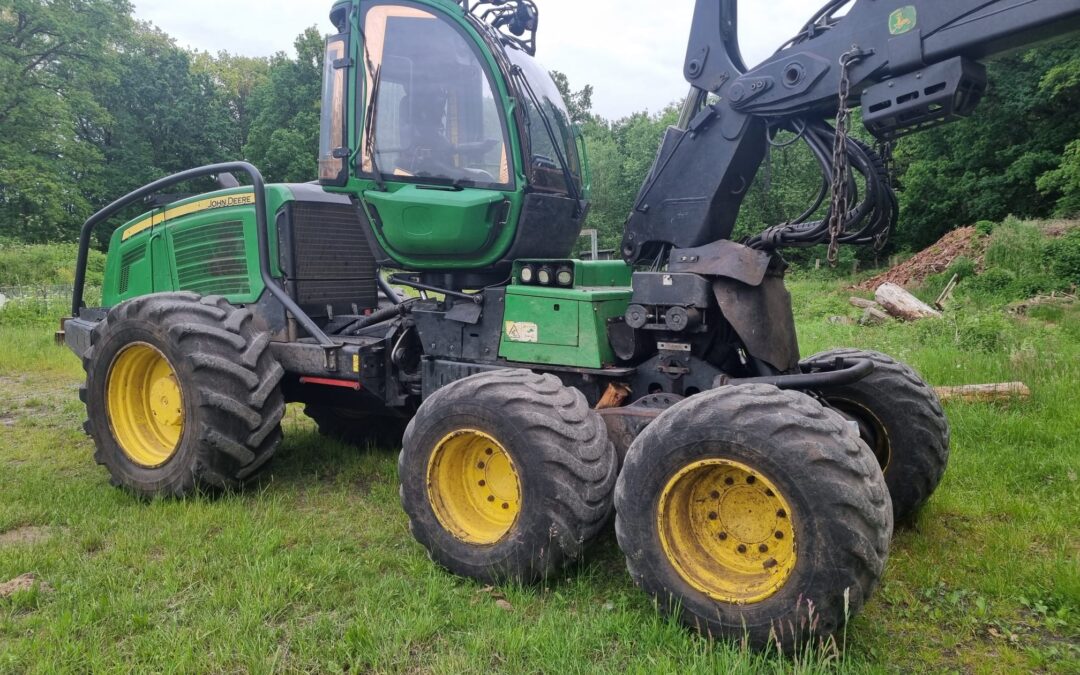 Harvester John Deere 1170 E