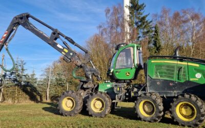 Harvester John Deere 1270G 8W