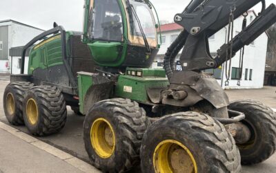 Harvester John Deere 1270E 8W